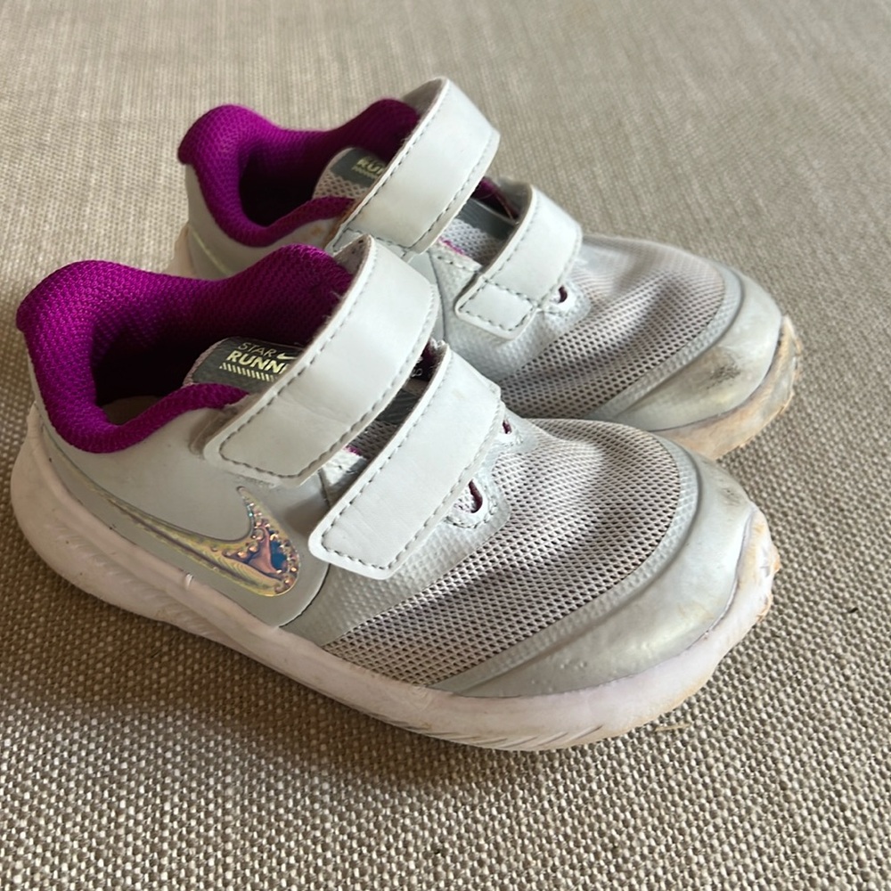 Nike sneakers 7C